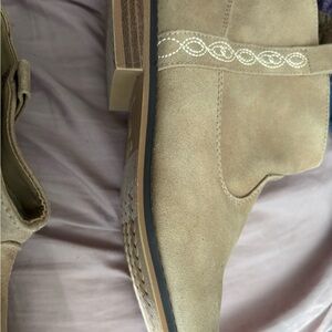 Cat & Jack Beige Sole Shoes